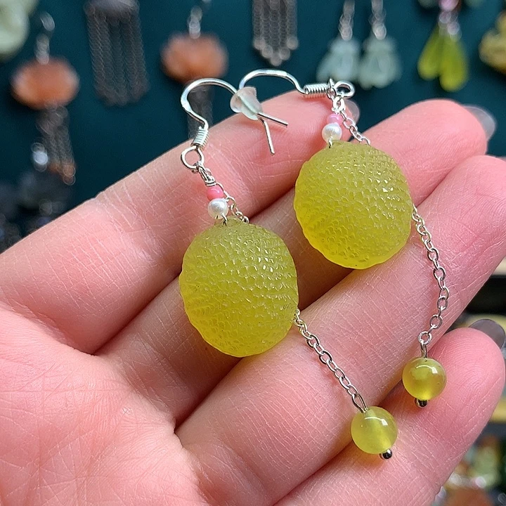 未镶嵌蛇纹石玉耳饰