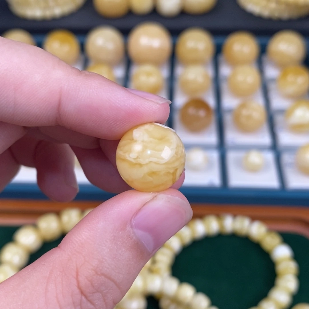 卡***森蜜蜡未镶嵌珠宝奇石