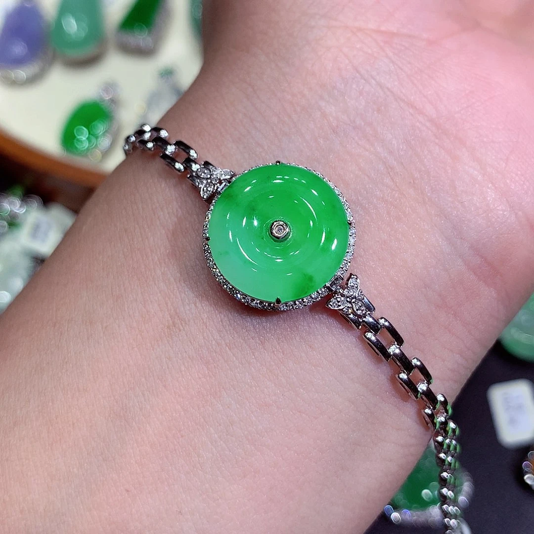 翡翠吊坠(不含链)18K金镶嵌