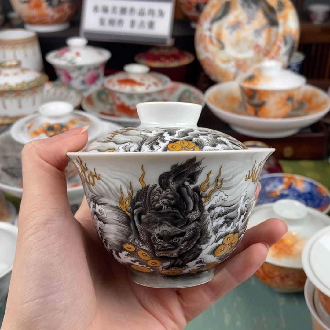 陶瓷的的设计师是一个
