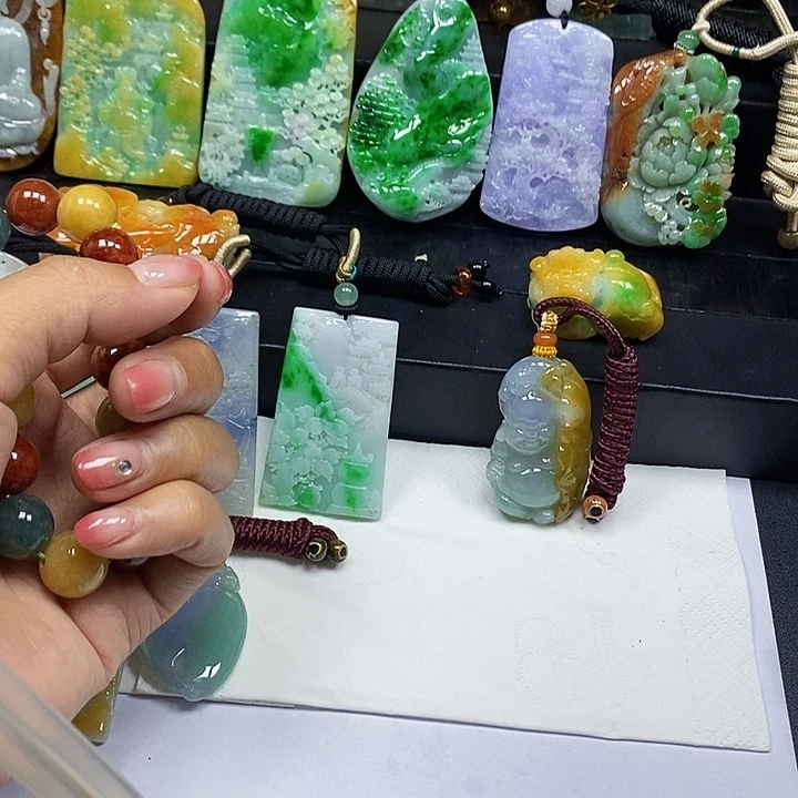 翡翠未镶嵌颈饰天然翡翠A货