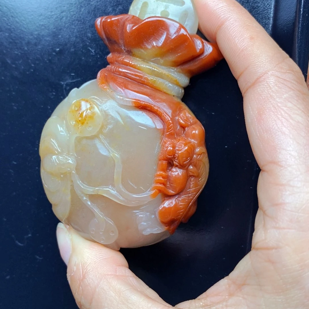 石英质玉（黄龙玉）未镶嵌颈饰