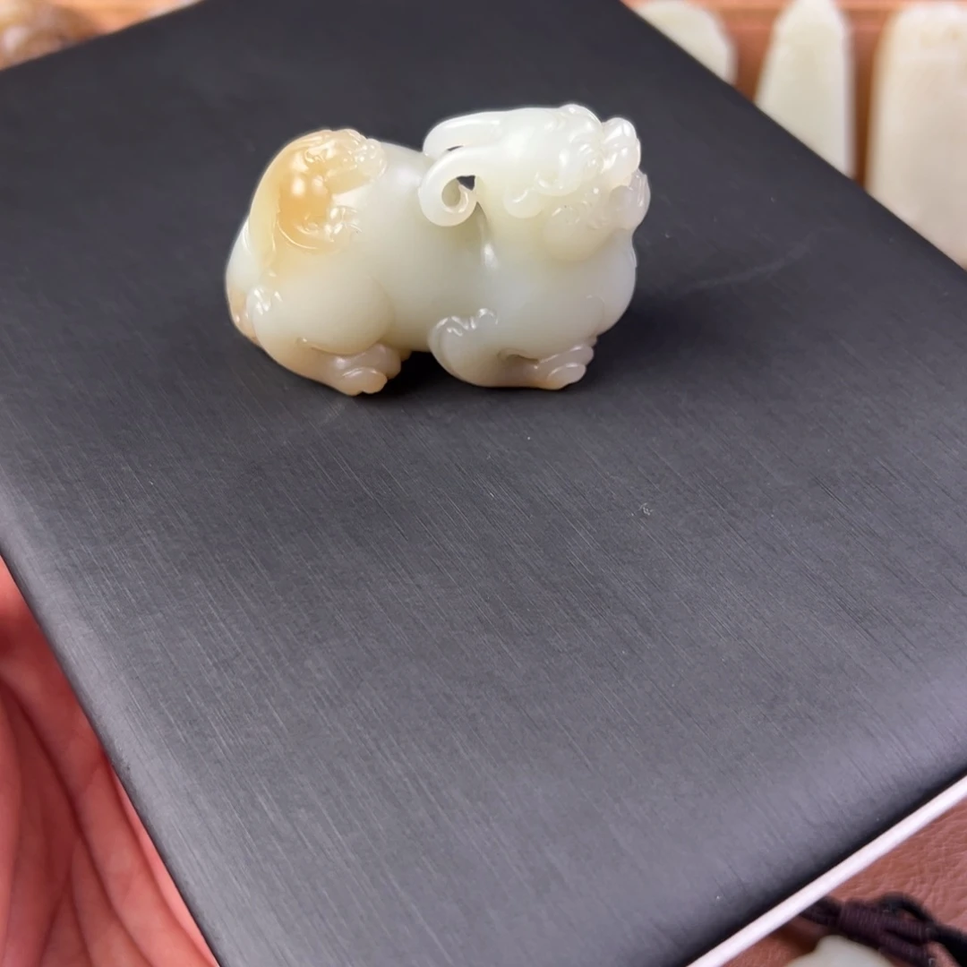 和田玉（青白玉）未镶嵌颈饰