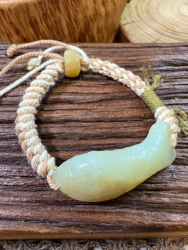 和田玉黄口塘料小鱼手牌寓意年年有余吉祥送闺蜜男女礼物