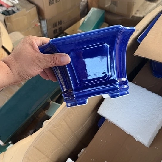 是一个不知名作家与著名导演兼