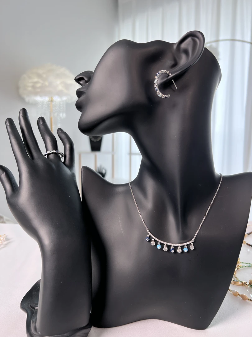 钛钢亚克力吊坠 钛钢金色小众轻奢亚克力项链饰品三件套气质时尚