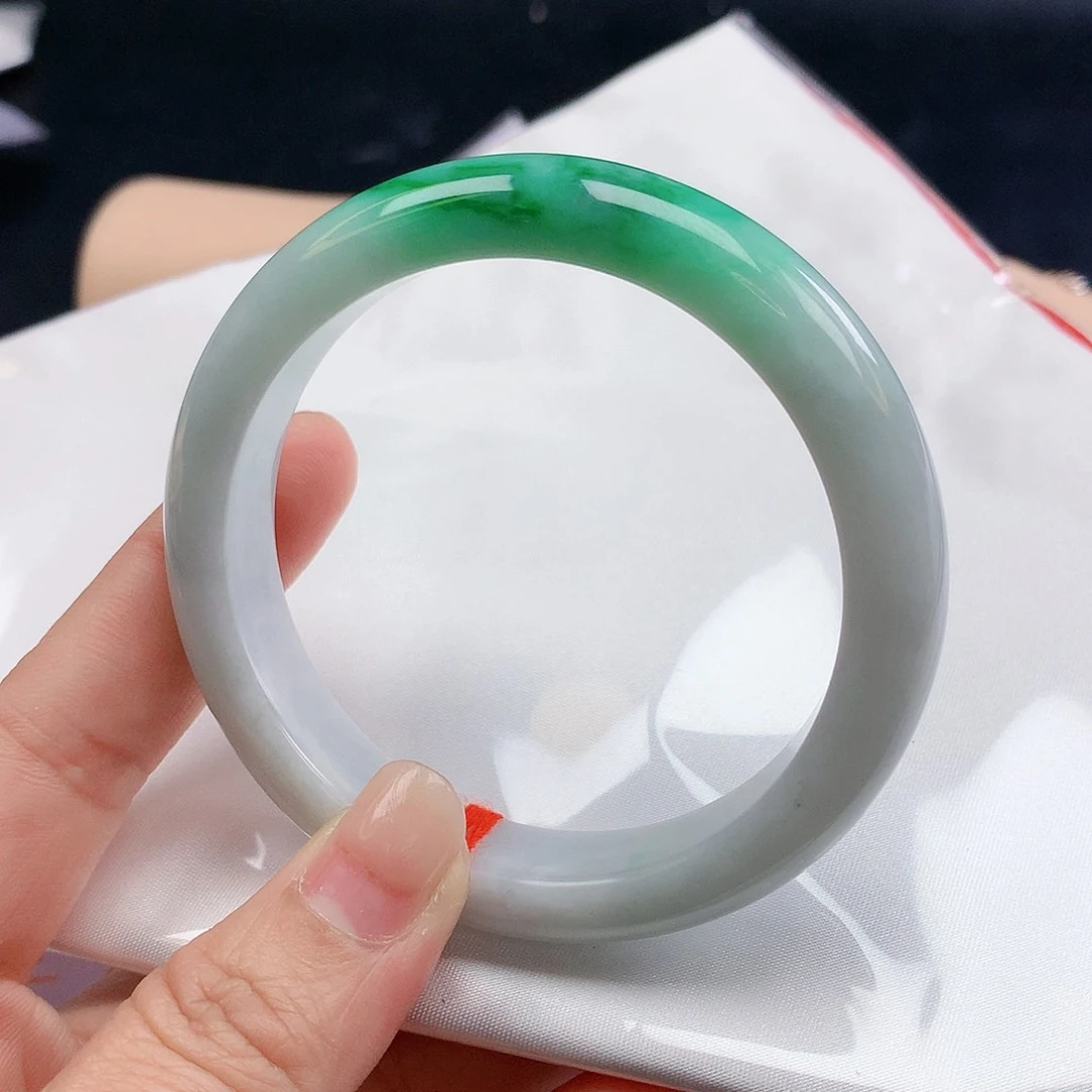 翡翠手镯未镶嵌57圈2500