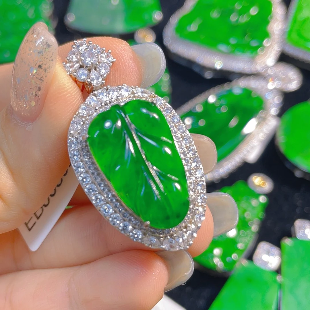 翡翠银S925镶嵌颈饰翡翠