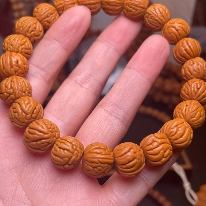 用***9桃核吊坠龙文桃核