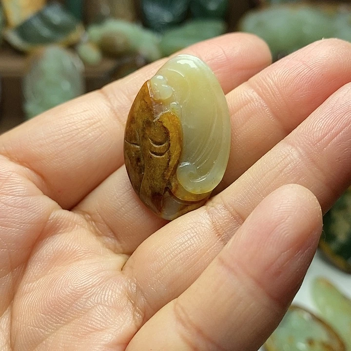 岫岩河磨玉（透闪石质玉）未镶嵌颈饰