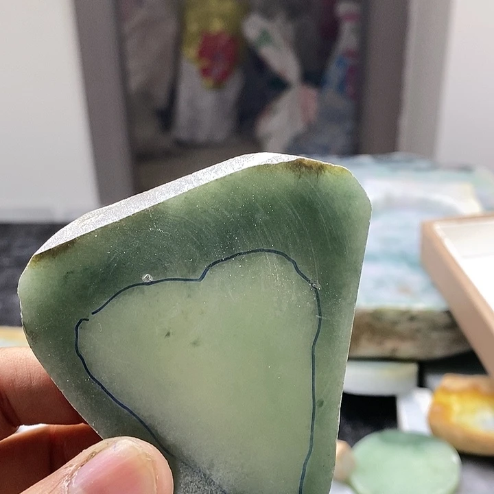 翡翠未镶嵌颈饰我