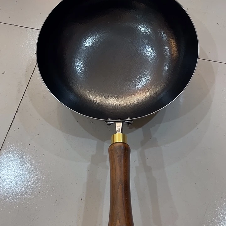 熟铁32圆底炒锅微瑕特价不退不换