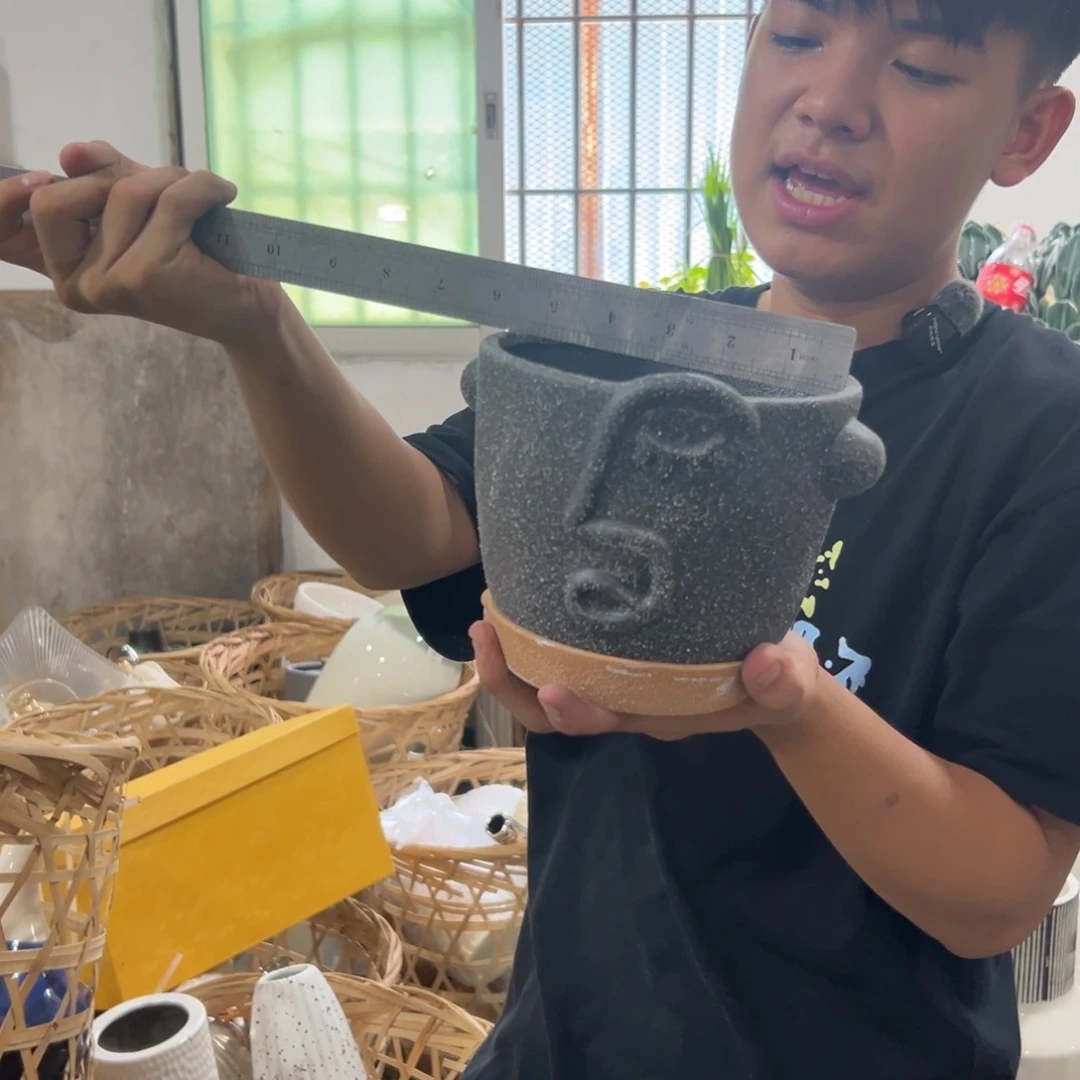 摆件51 号高温陶瓷装饰品（部分微瑕）底部带孔