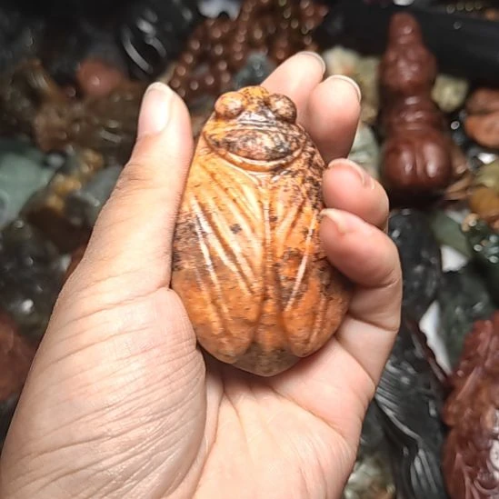 未镶嵌岫岩河磨玉（透闪石质玉）挂件