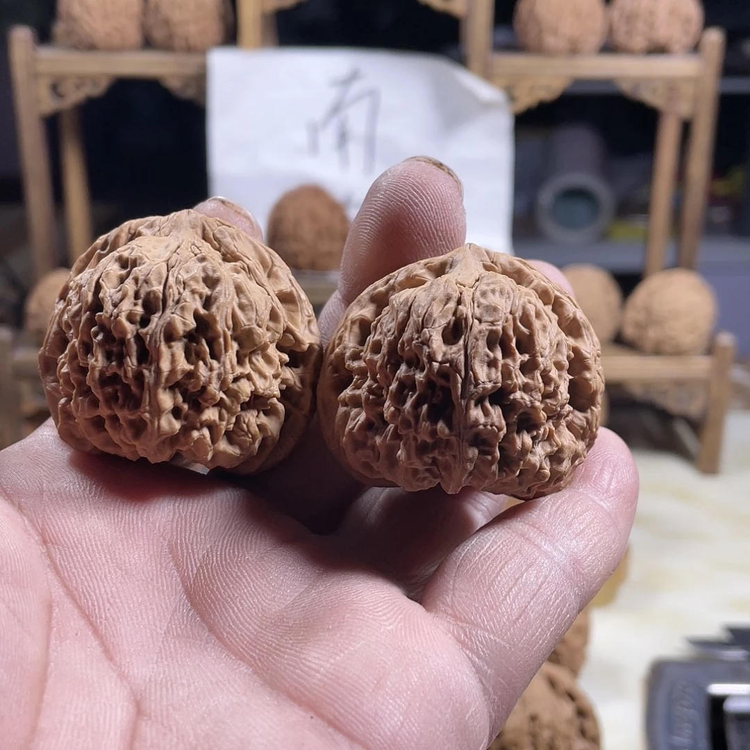 桃核吊坠人**命文玩核桃南将石