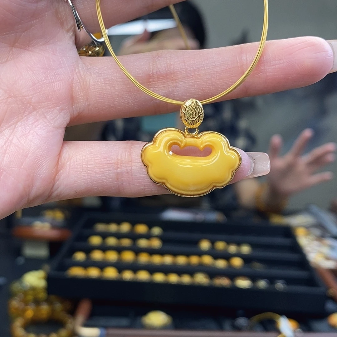 琥珀未镶嵌裸石成品