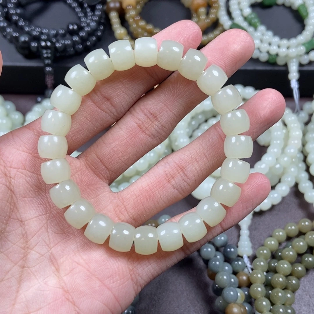 和田玉未镶嵌把件