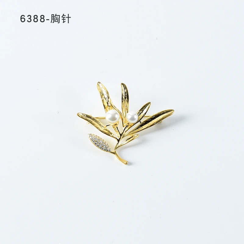 镀K金 REGIS  胸针～6388