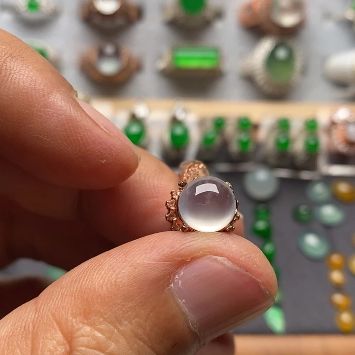 翡翠裸石冰种戒面8.4*8.2*4.6