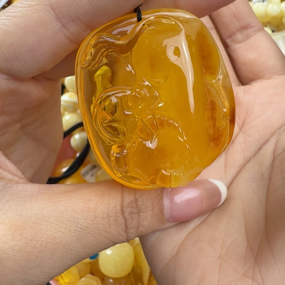 琥珀未镶嵌珠宝奇石