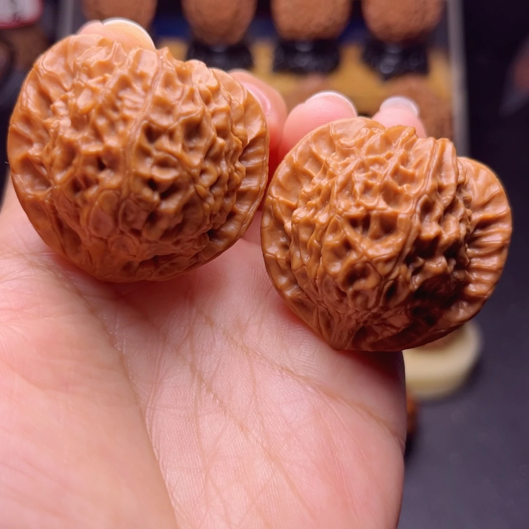 文玩核桃吊坠龙公子，鼎尺鼎配