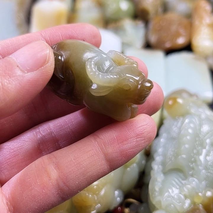 和田玉未镶嵌吊坠(不含链)