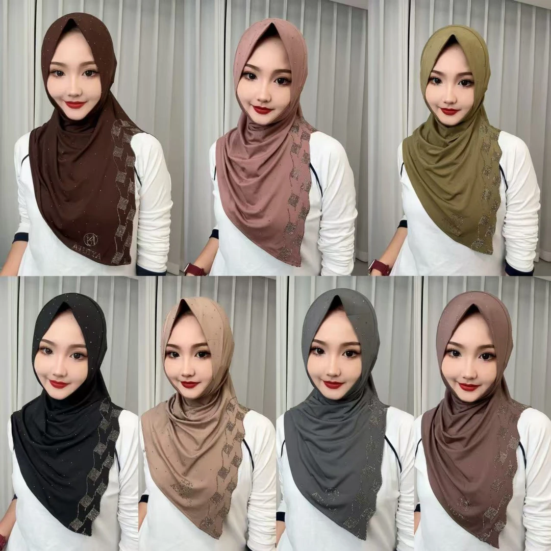 时尚百搭棋盘格侧开衩烫钻套头