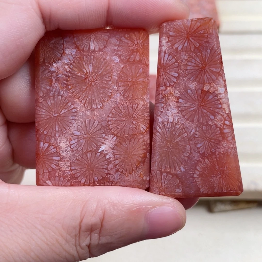 【闪购商品】硅化玉吊坠(赠链)未镶嵌然***糕
