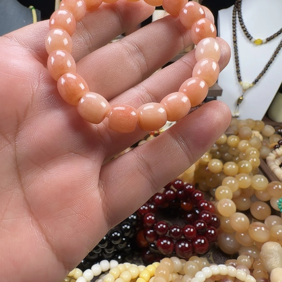 布***噜皮质非金属高级驼骨手串