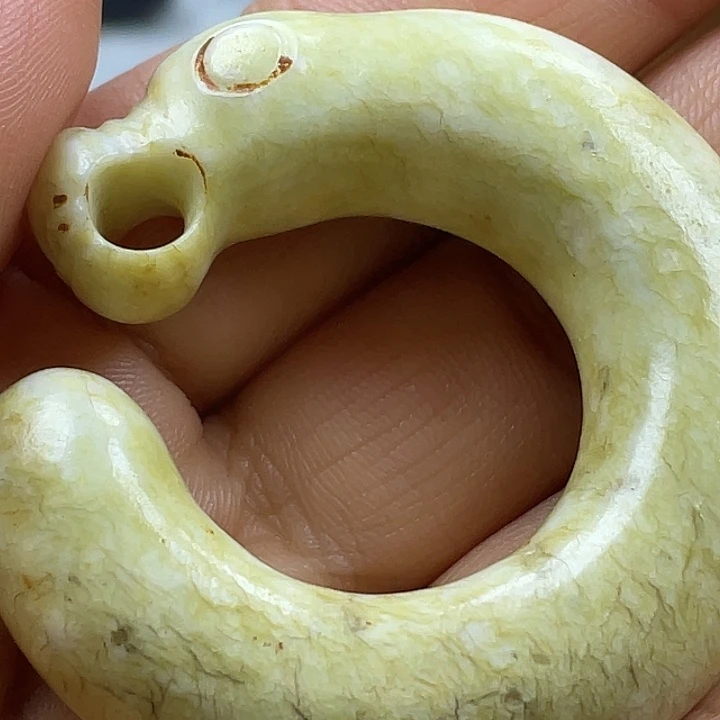 心***蕴和田玉未镶嵌颈饰