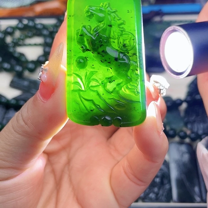 蛇纹石玉未镶嵌挂件泰山玉马上有才