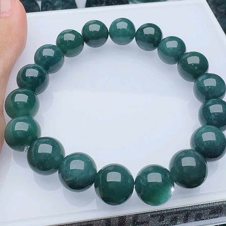 颈饰未镶嵌翡翠天然的A货翡翠多样性发其一