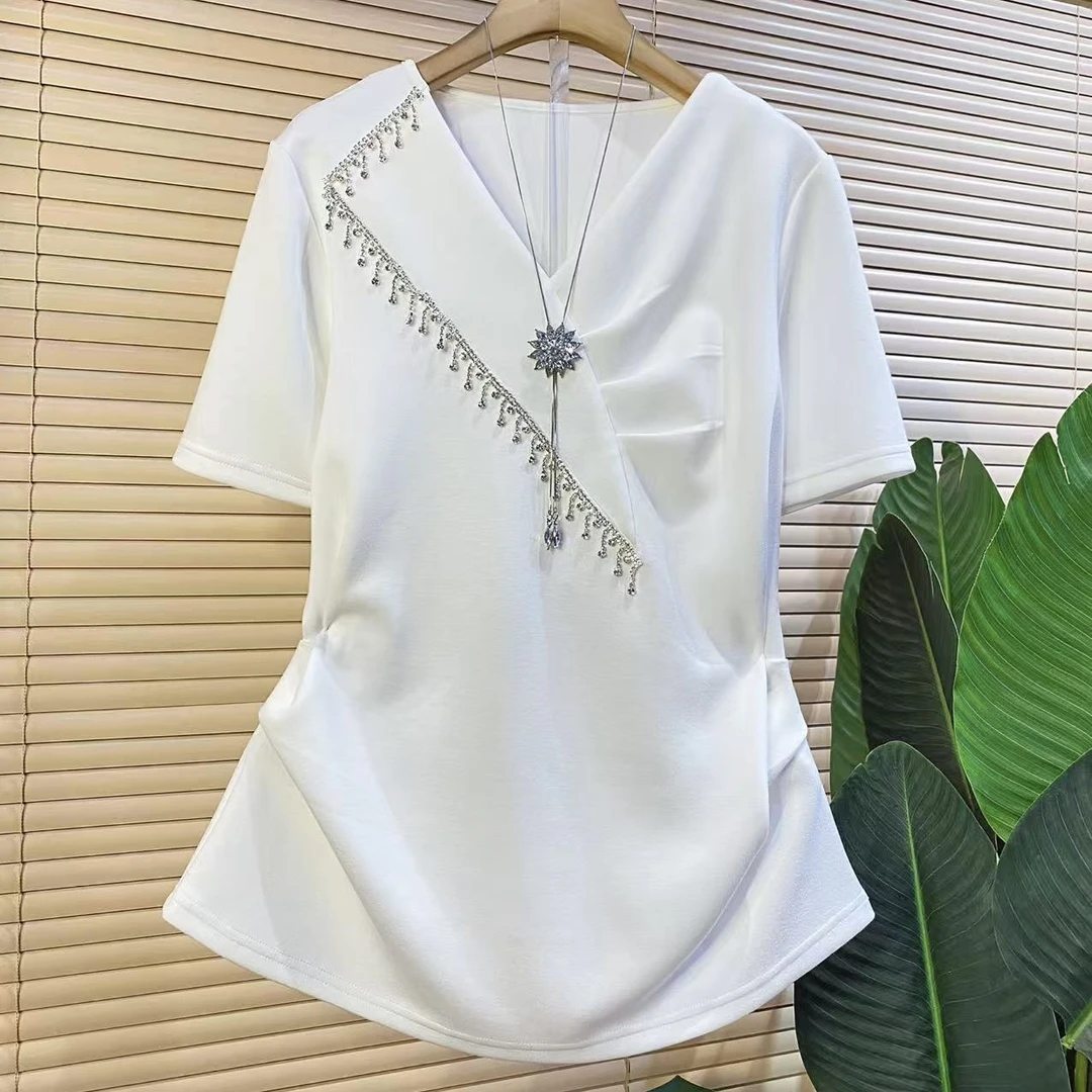 J欧货时尚新款V领不规则设计款短袖上衣（衣长61厘米左右）