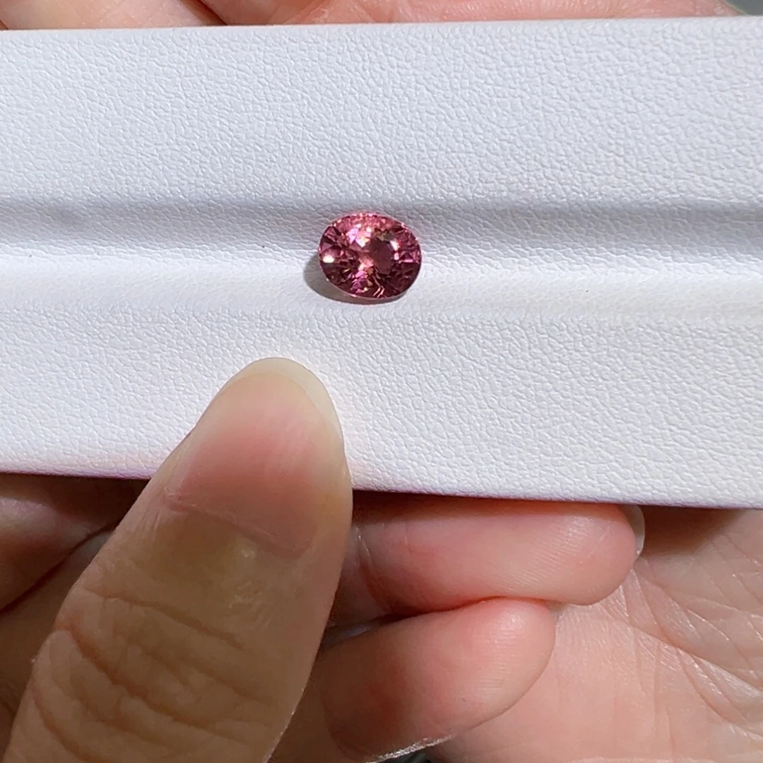转***螺未镶嵌珠宝半成品碧玺1.9ct