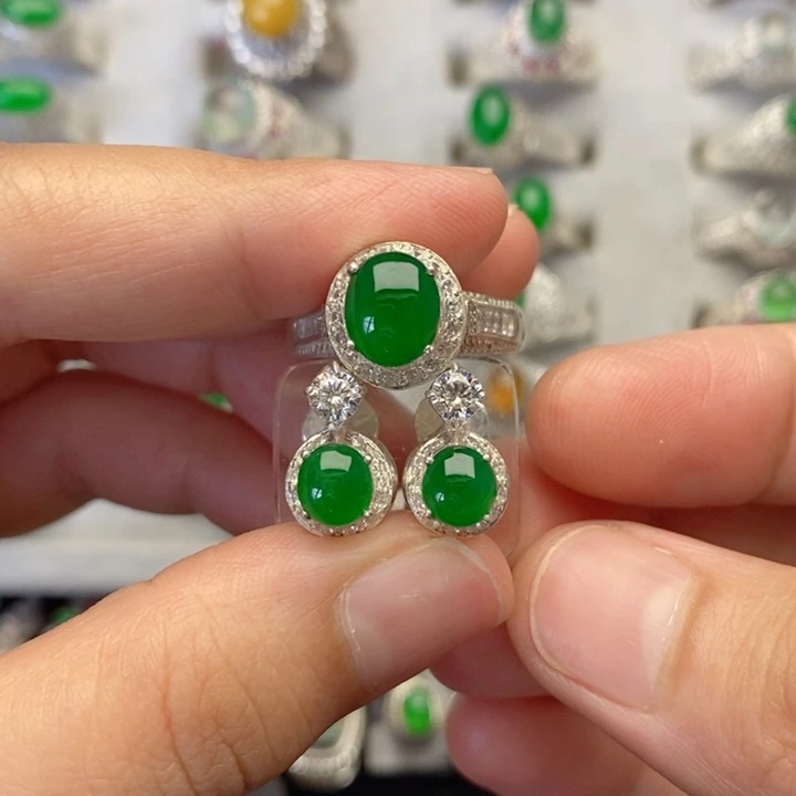 翡翠戒指未镶嵌蛋面