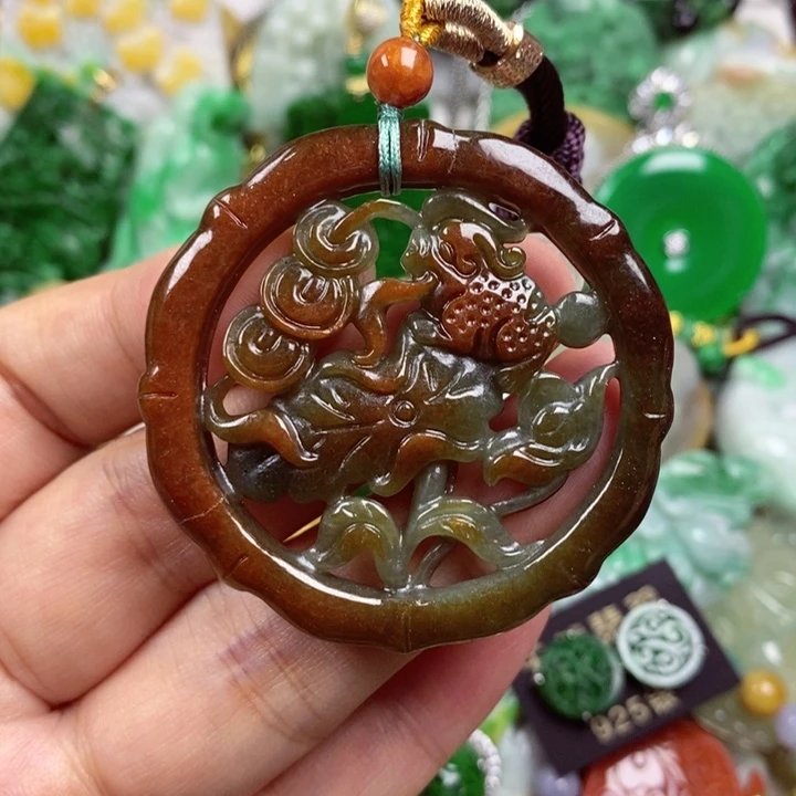 吊坠(赠链)未镶嵌翡翠