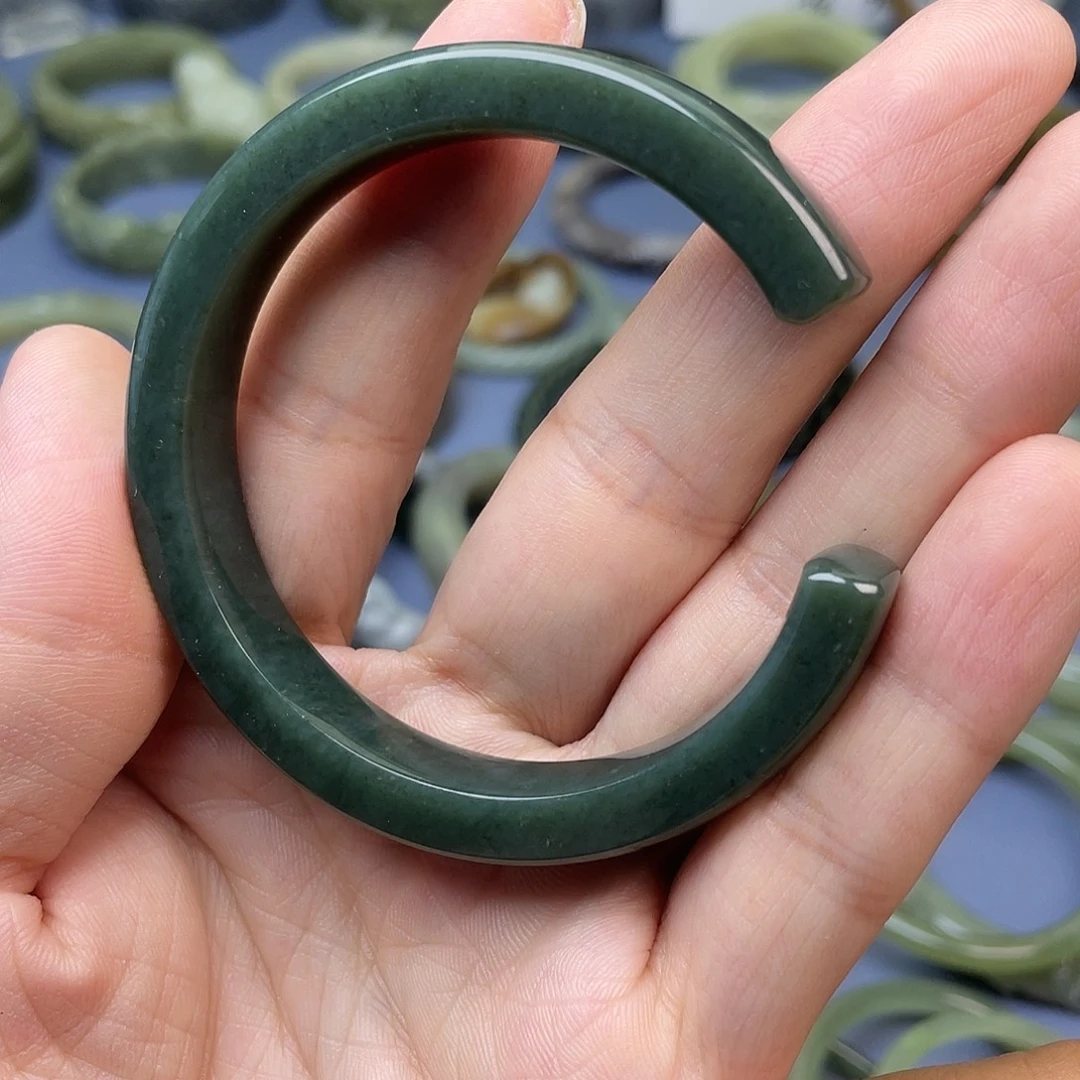 未镶嵌手镯（开口镯）和田玉（青玉）55.5mm