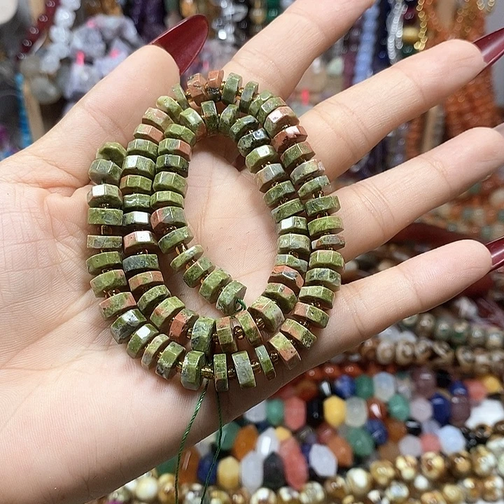 玛瑙/玉髓未镶嵌珠宝半成品天然花绿宝卡8mm