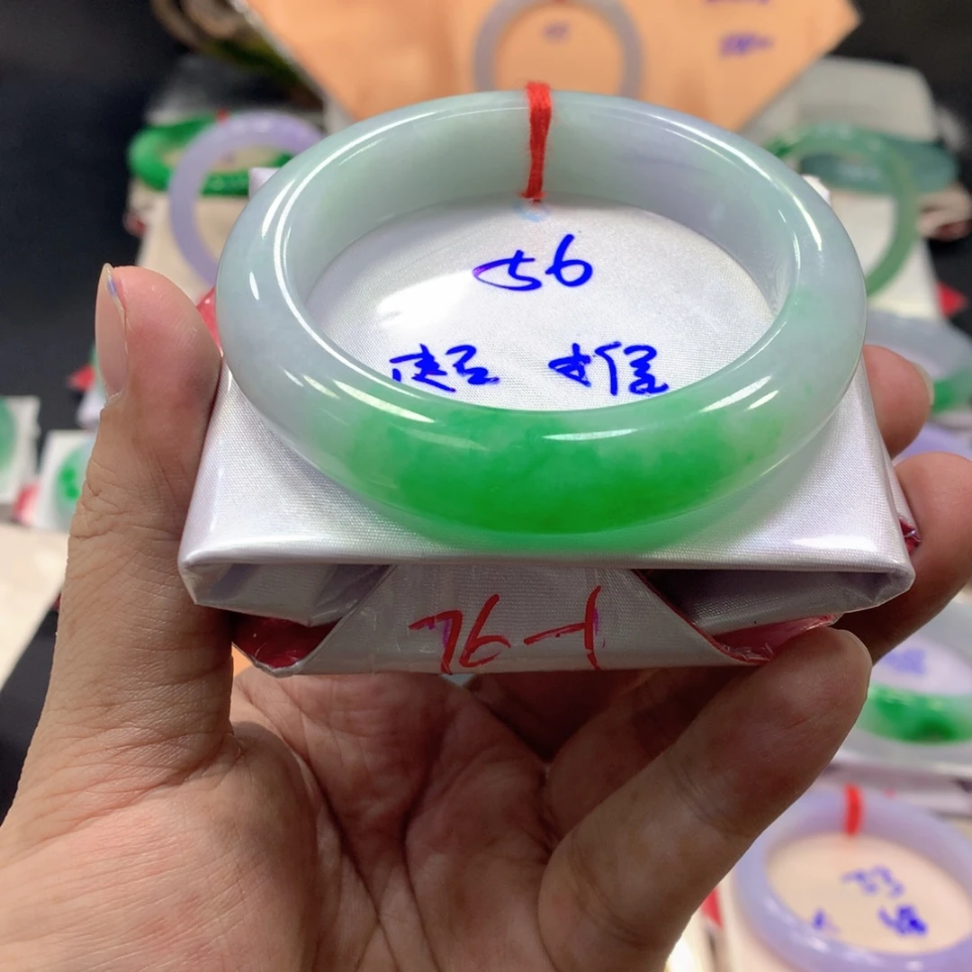 翡翠未镶嵌手镯翡翠