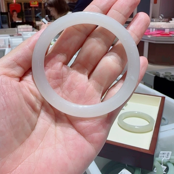 未镶嵌手镯和田玉90