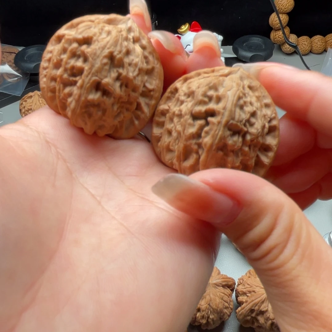 文玩核桃白狮子39
