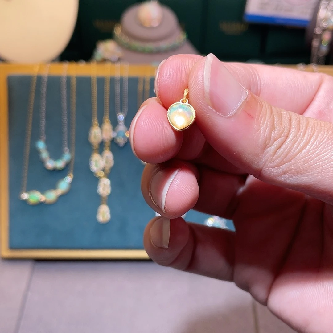 银S925镶嵌欧泊吊坠）a****n