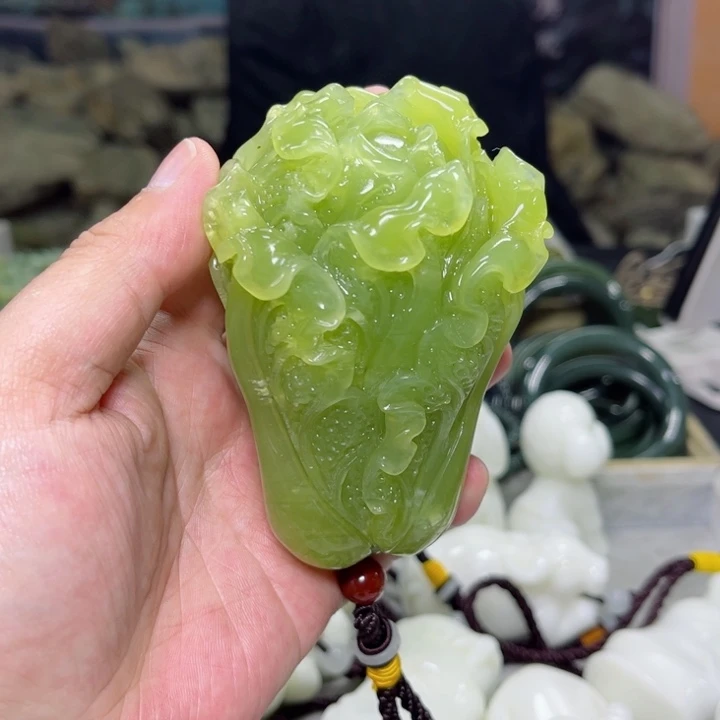 蛇纹石玉手把件未镶嵌