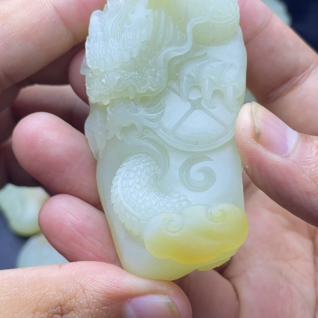 和田玉（糖玉）未镶嵌颈饰