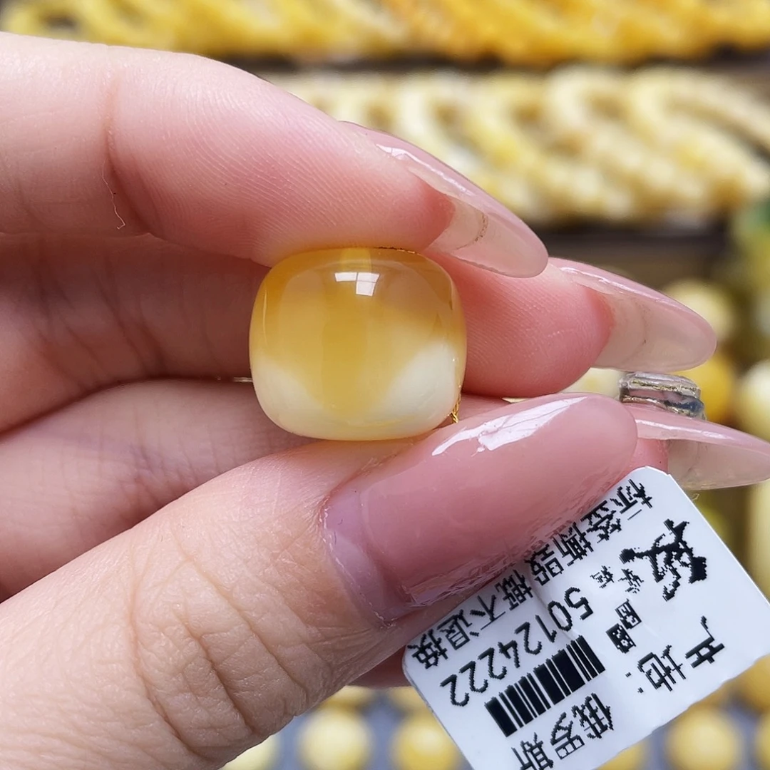 未镶嵌琥珀裸石15.4*13.4mm老型