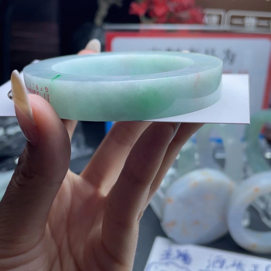 雅***丽定制翡翠未镶嵌正圈