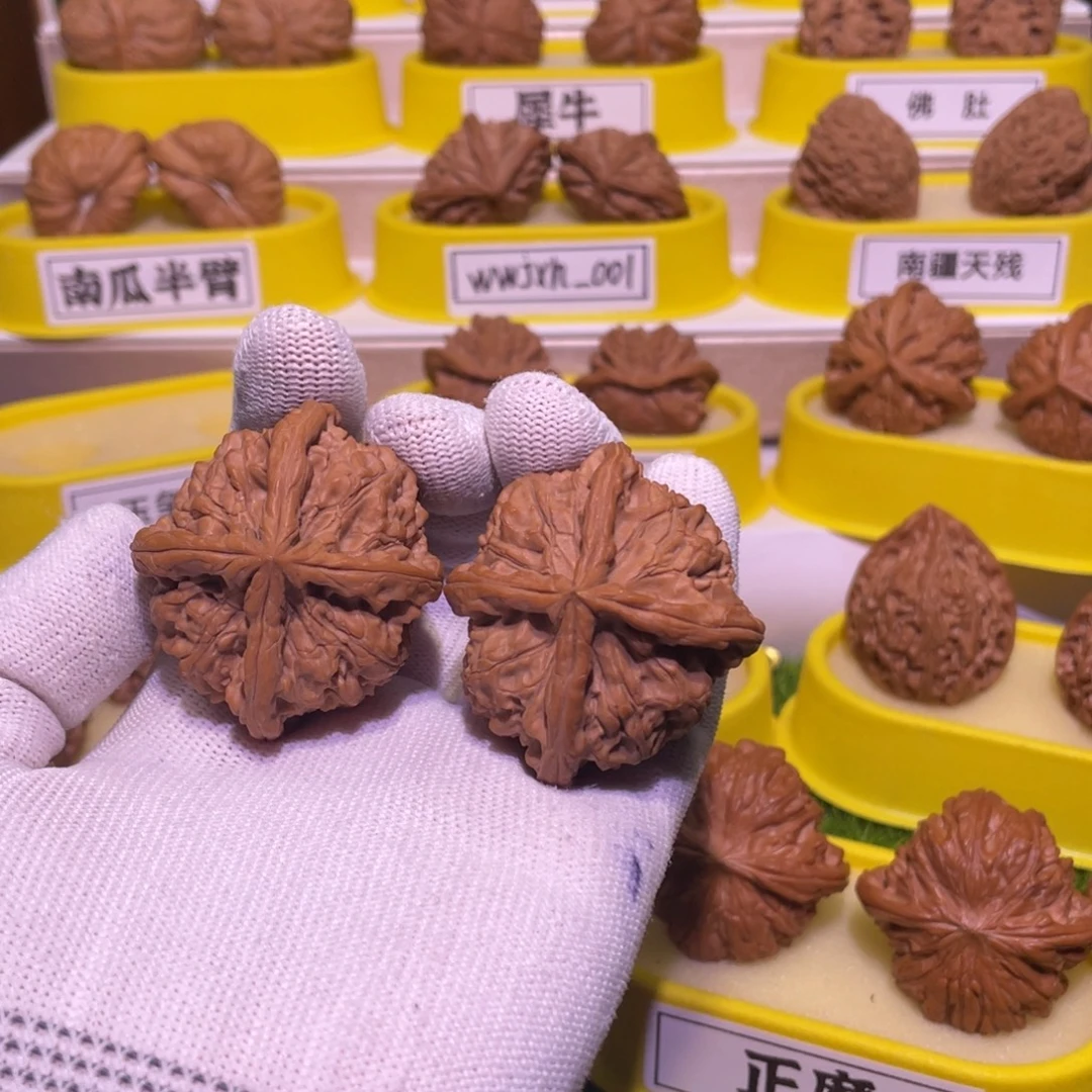 难***涂桃核把件玉玺四棱
