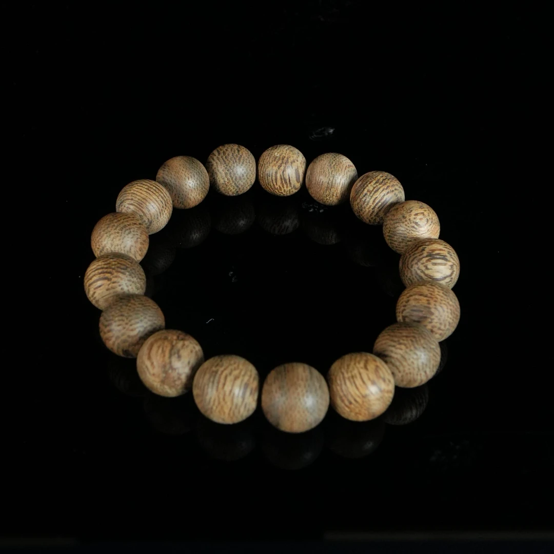 DY-B3681 文莱软丝蛇皮纹老料沉香手串 1.39cm 14.3g