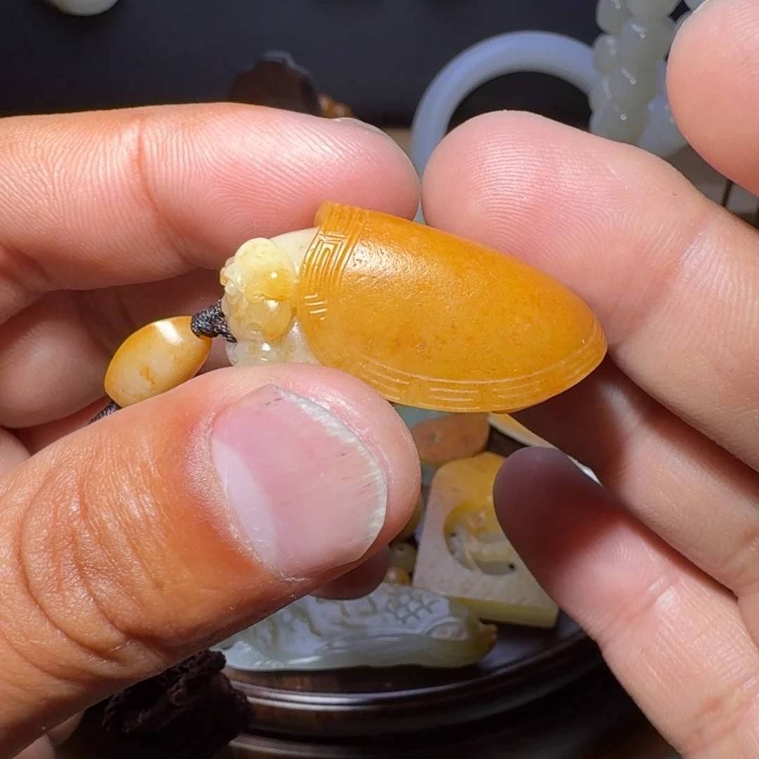 和田玉颈饰未镶嵌