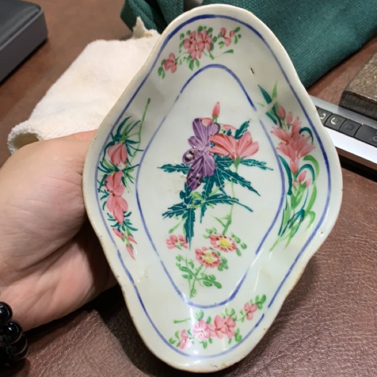 民民粉彩花卉贡盘盘